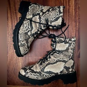 Preloved MIA snakeskin combat boots - size 7.5 - light weight